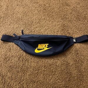 Nike Heritage Fanny Pack